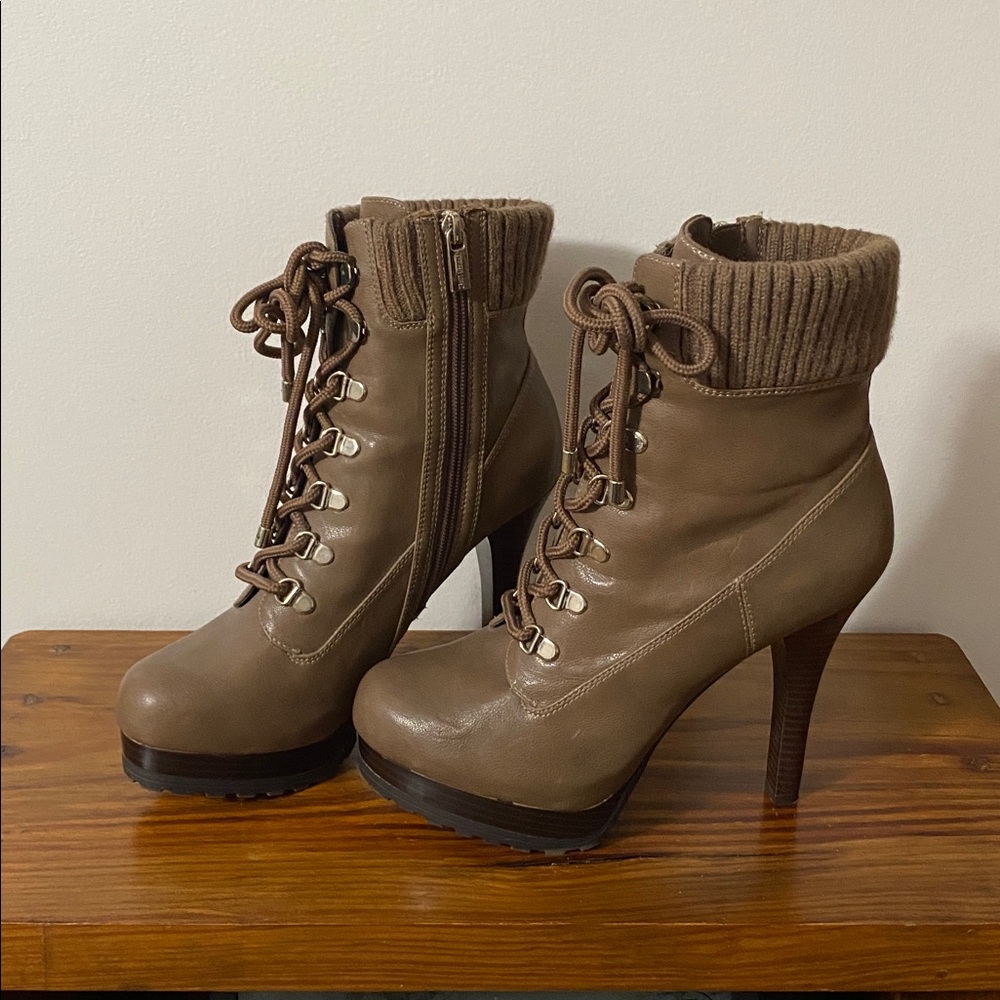 Jennifer Lopez Heeled Ankle Brown Lace Up Platform Booties Sweater Cuff.
